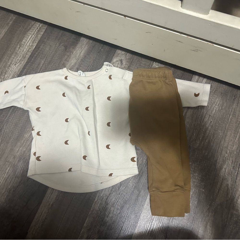 Quincy Mae 2 piece outfit 6-9